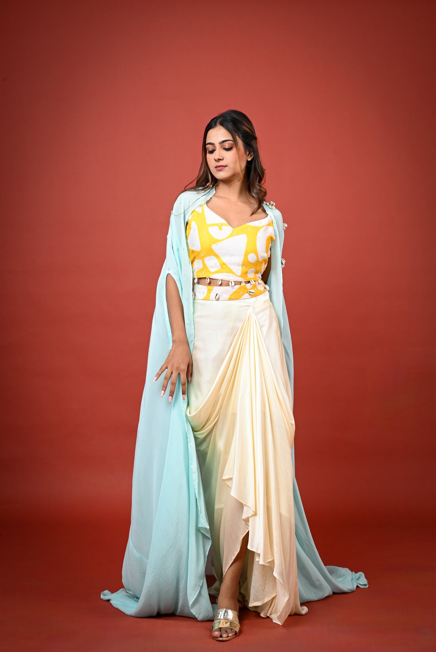 Peeli Taxi Cape Set